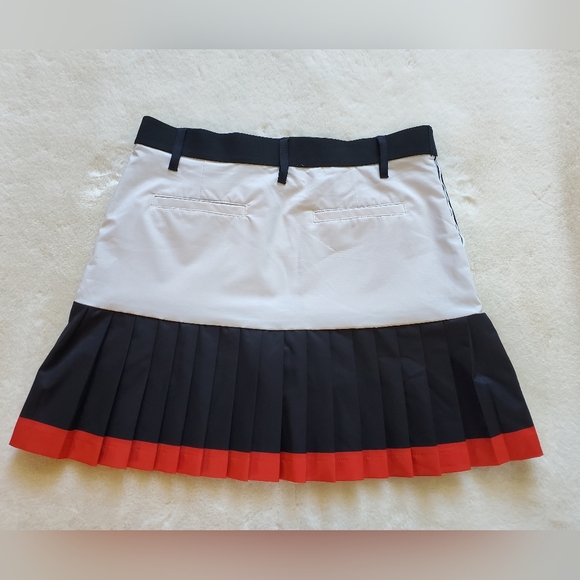 Tribal Sport Pleated Performance Skort Size Small - Picture 7 of 13